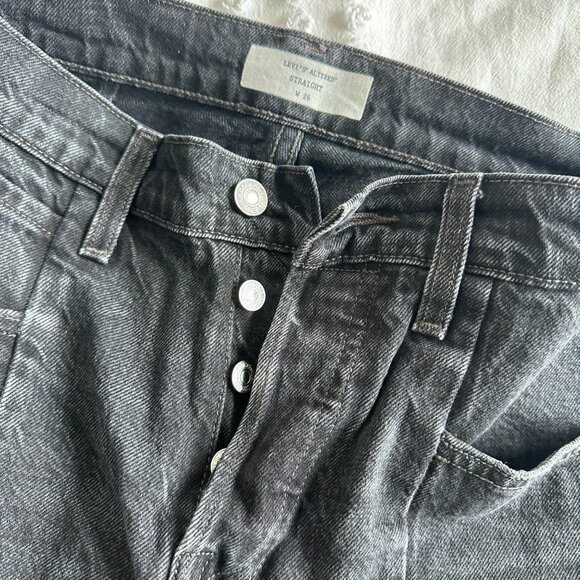 Levi's Altered Straight Cropped Jeans High Rise Black Denim Sz 26 - Picture 5 of 12